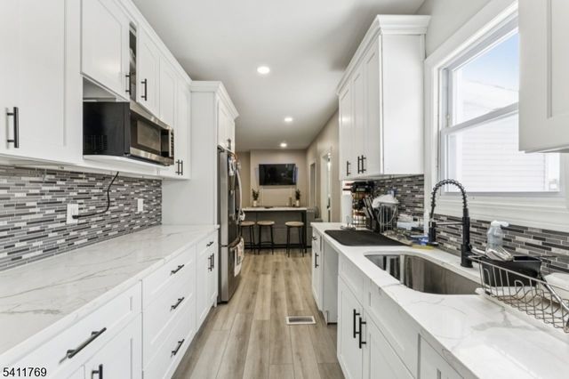 291 E 12Th Ave, Roselle Boro, NJ 07203