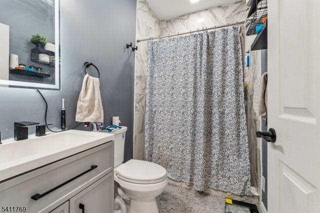 291 E 12Th Ave, Roselle Boro, NJ 07203