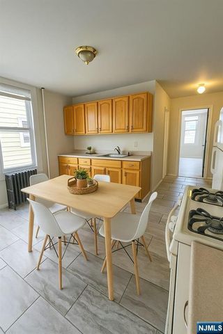 458-460 Leslie Street 2L, Newark, NJ 07112