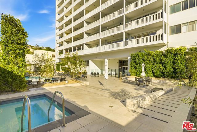 999 N Doheny Drive 104, West Hollywood, CA 90069