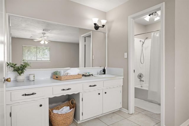 717 Arbor Drive, Deer Park, TX 77536