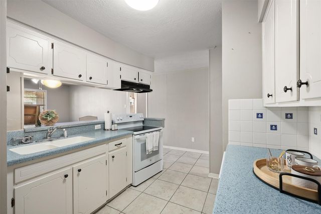 717 Arbor Drive, Deer Park, TX 77536