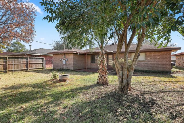717 Arbor Drive, Deer Park, TX 77536