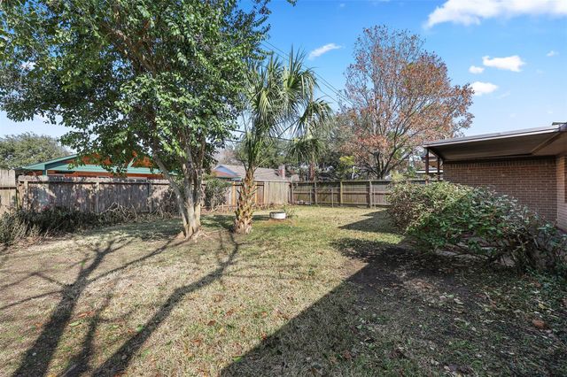 717 Arbor Drive, Deer Park, TX 77536