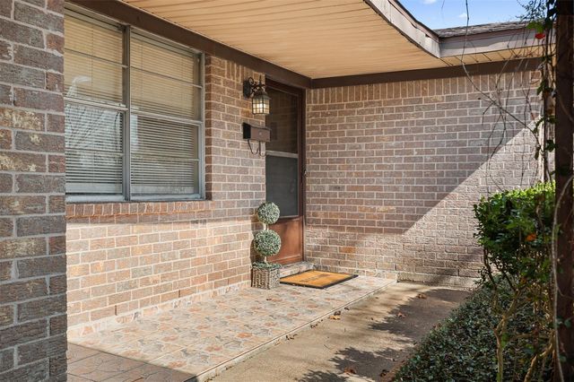 717 Arbor Drive, Deer Park, TX 77536