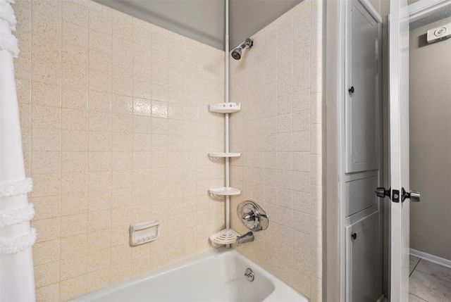 717 Arbor Drive, Deer Park, TX 77536