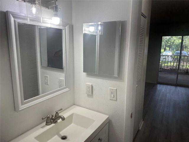 2690 CORAL LANDINGS BOULEVARD 612, Palm Harbor, FL 34684