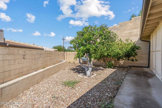 1720 S Traub Drive, Tucson, AZ 85710