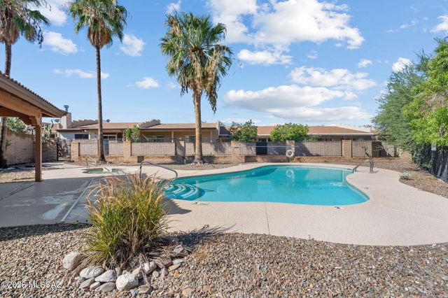 1720 S Traub Drive, Tucson, AZ 85710