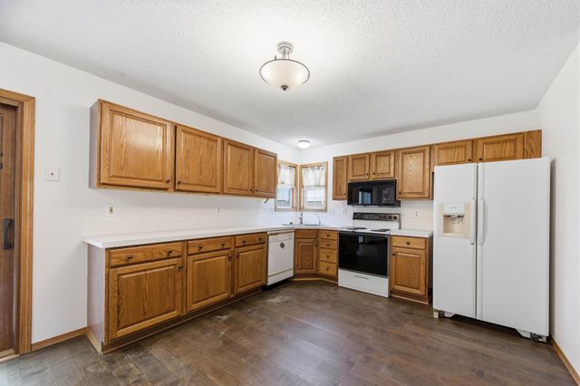 1521 E Rose Lane, Andover, KS 67002