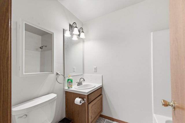 1521 E Rose Lane, Andover, KS 67002