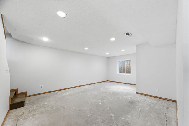 1521 E Rose Lane, Andover, KS 67002