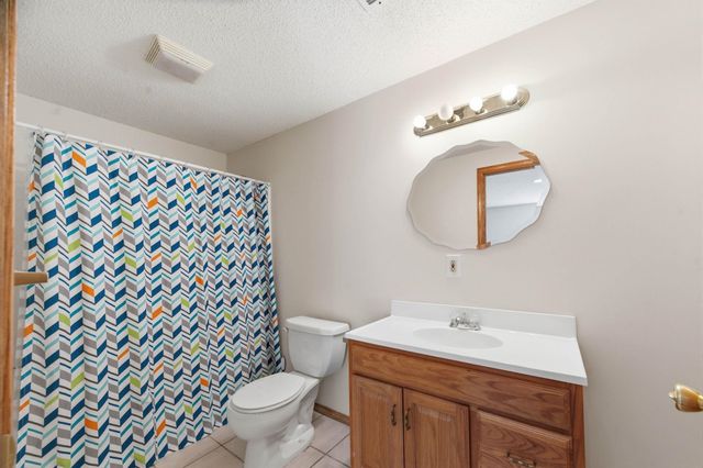 1521 E Rose Lane, Andover, KS 67002