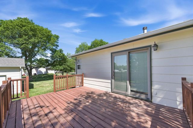 1521 E Rose Lane, Andover, KS 67002