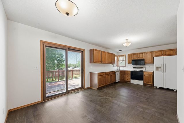 1521 E Rose Lane, Andover, KS 67002
