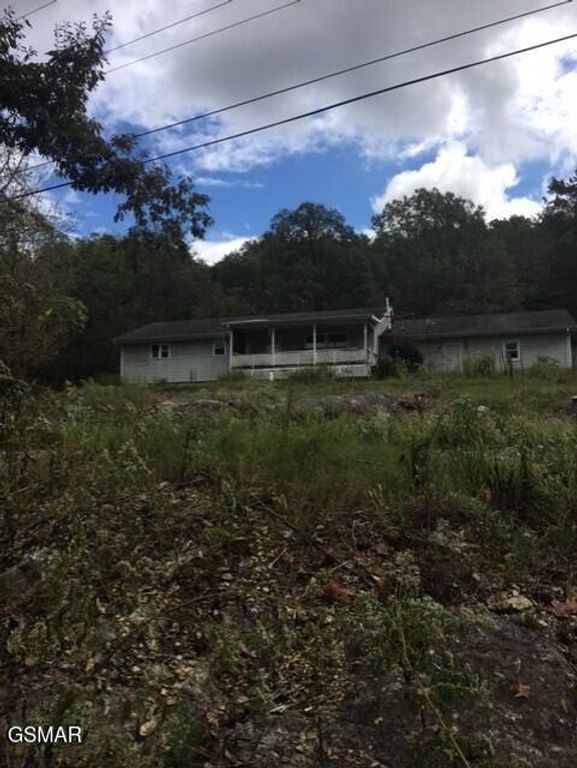 1982 Sockless Road Road, Dandridge, TN 37725