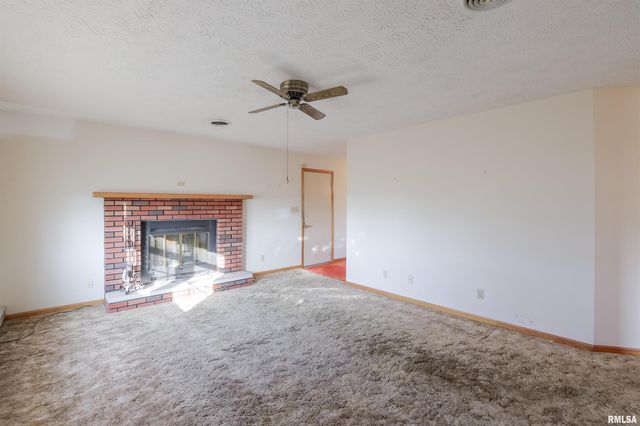 15546 Pittsburg Road, Marion, IL 62959