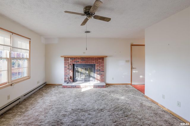 15546 Pittsburg Road, Marion, IL 62959