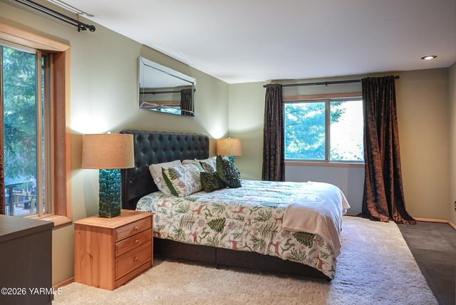 100 Alpine Ln, Easton, WA 98925
