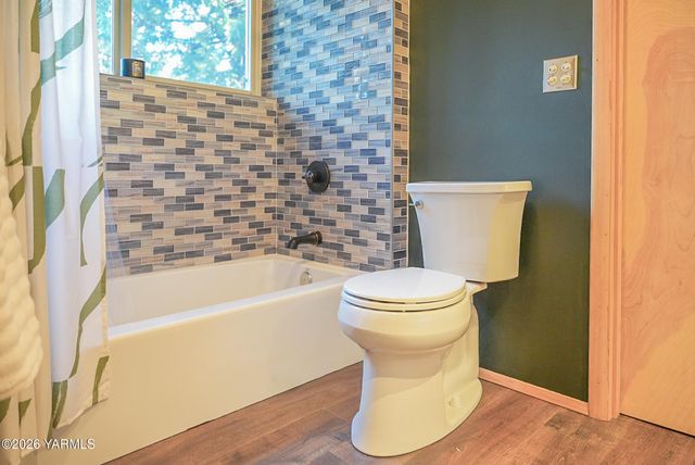 100 Alpine Ln, Easton, WA 98925