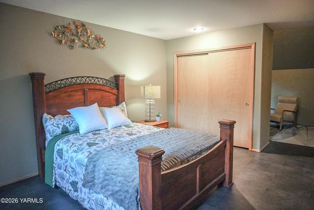 100 Alpine Ln, Easton, WA 98925