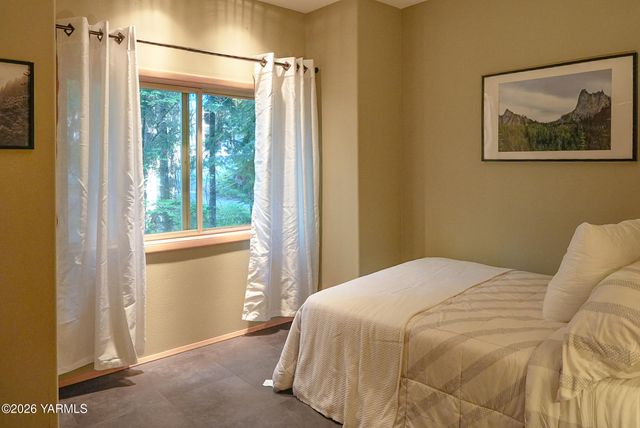 100 Alpine Ln, Easton, WA 98925