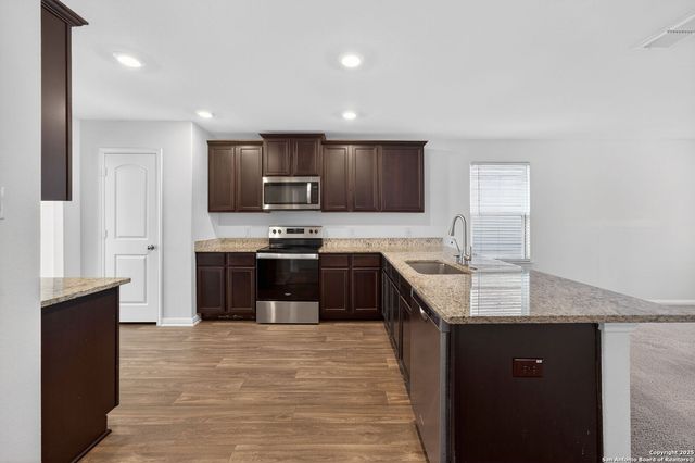 15115 Jetfire Pt, Von Ormy, TX 78073