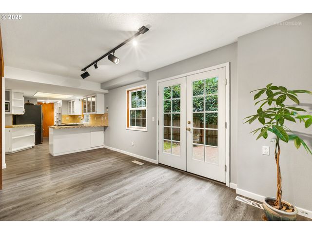 21 ORIOLE Ln, Lake Oswego, OR 97035