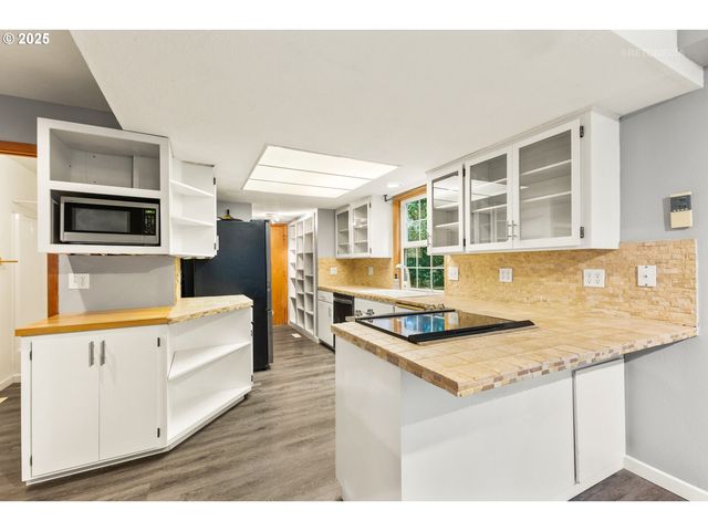 21 ORIOLE Ln, Lake Oswego, OR 97035