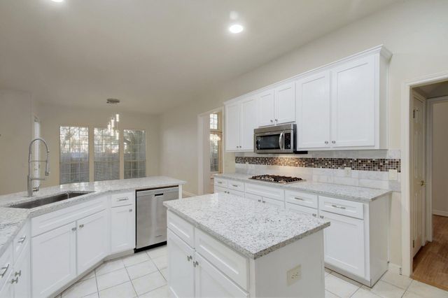9704 Cinnabar TRL, Austin, TX 78726