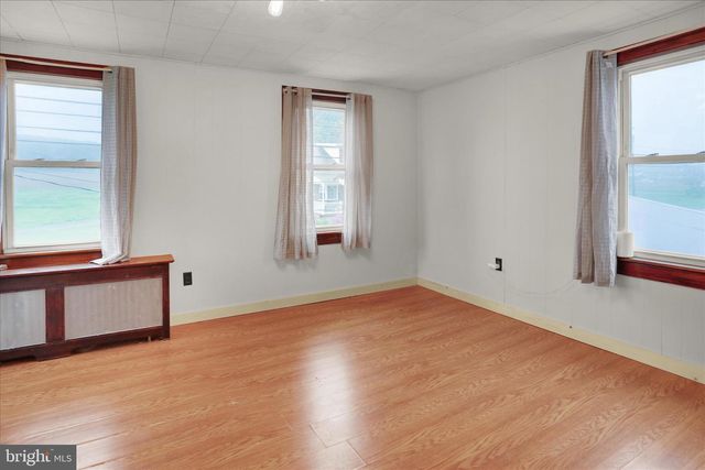 1039 LONG RUN RD, Pine Grove, PA 17963