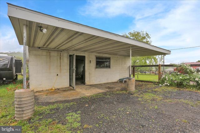 1039 LONG RUN RD, Pine Grove, PA 17963