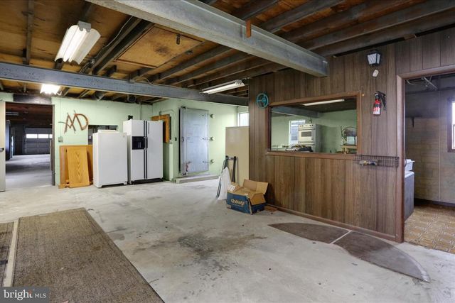 1039 LONG RUN RD, Pine Grove, PA 17963