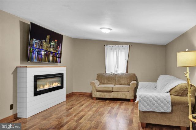 1039 LONG RUN RD, Pine Grove, PA 17963