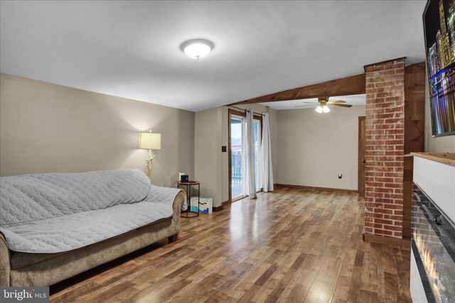 1039 LONG RUN RD, Pine Grove, PA 17963