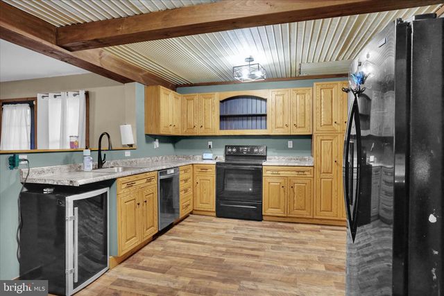 1039 LONG RUN RD, Pine Grove, PA 17963
