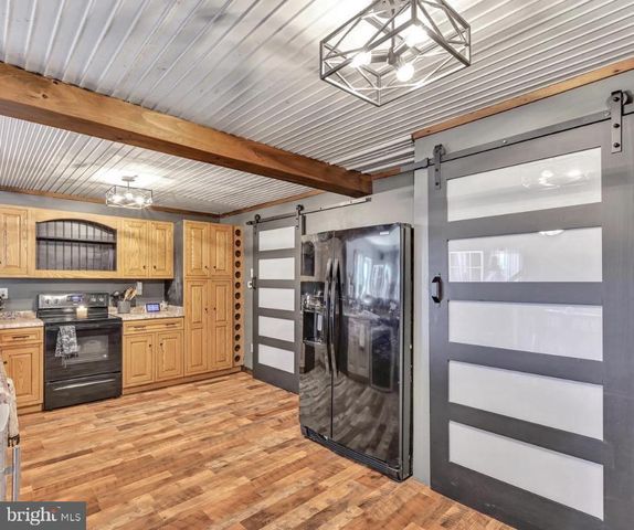 1039 LONG RUN RD, Pine Grove, PA 17963