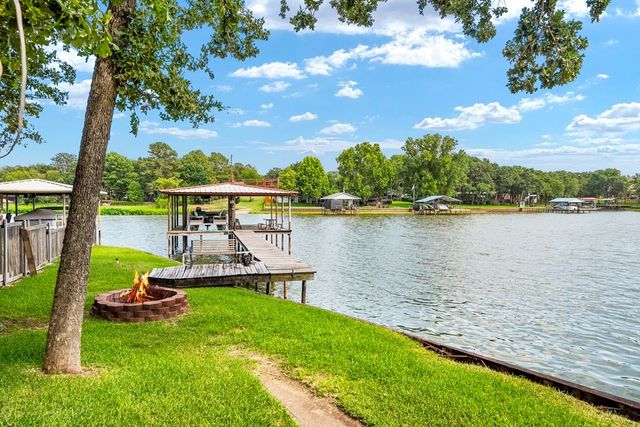 114 Arrowhead Way, Gun Barrel City, TX 75156