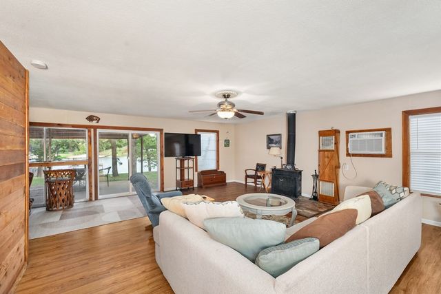 114 Arrowhead Way, Gun Barrel City, TX 75156