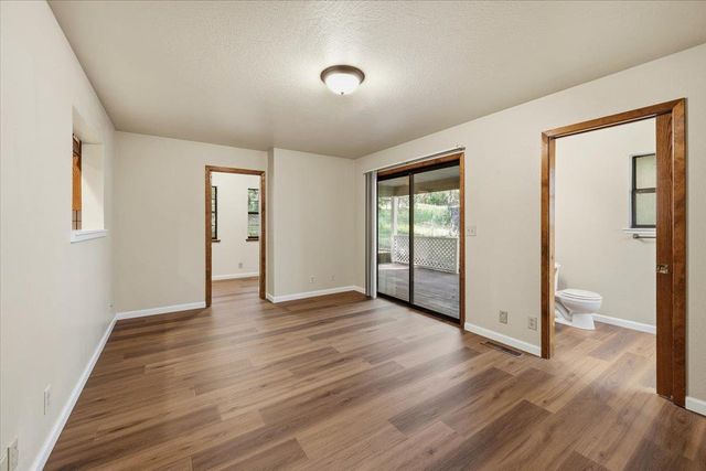 18509 Fair Oaks Dr, Penn Valley, CA 95946
