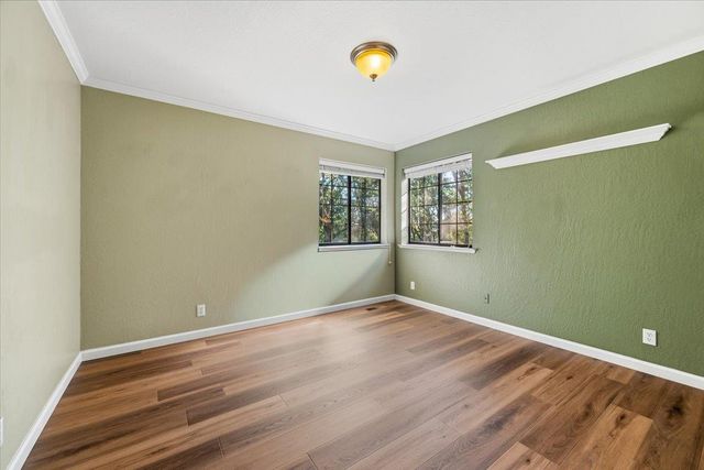 18509 Fair Oaks Dr, Penn Valley, CA 95946
