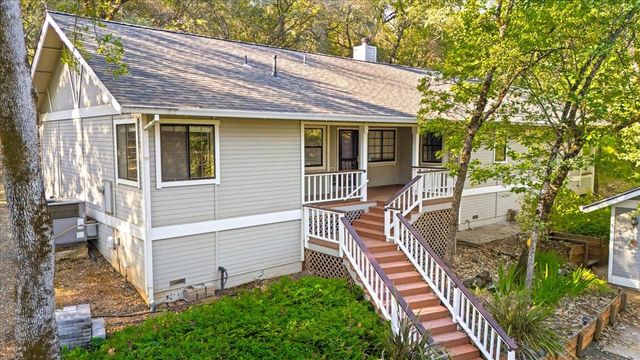 18509 Fair Oaks Dr, Penn Valley, CA 95946