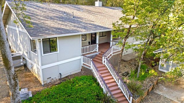 18509 Fair Oaks Dr, Penn Valley, CA 95946