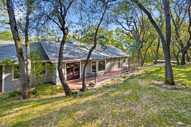 18509 Fair Oaks Dr, Penn Valley, CA 95946