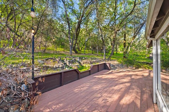 18509 Fair Oaks Dr, Penn Valley, CA 95946