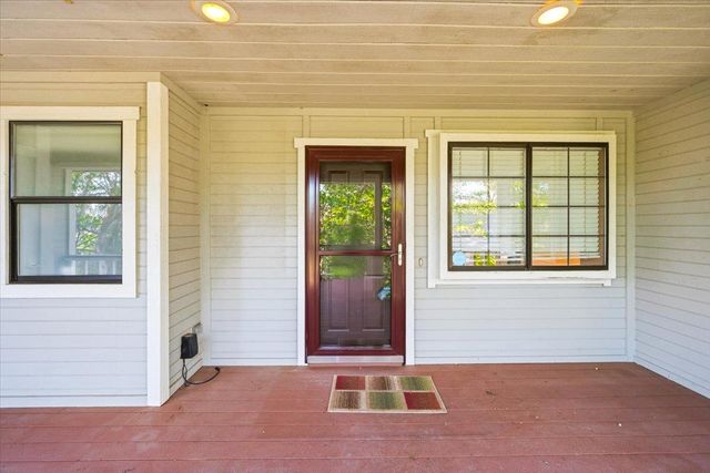 18509 Fair Oaks Dr, Penn Valley, CA 95946