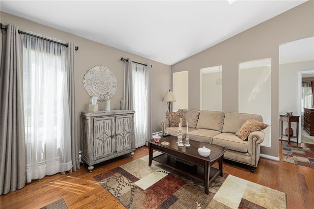 8 Birchwood Lane, Coventry, RI 02816