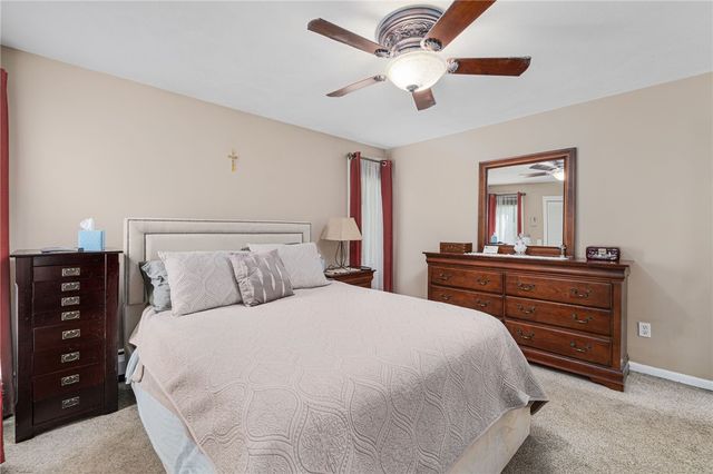 8 Birchwood Lane, Coventry, RI 02816