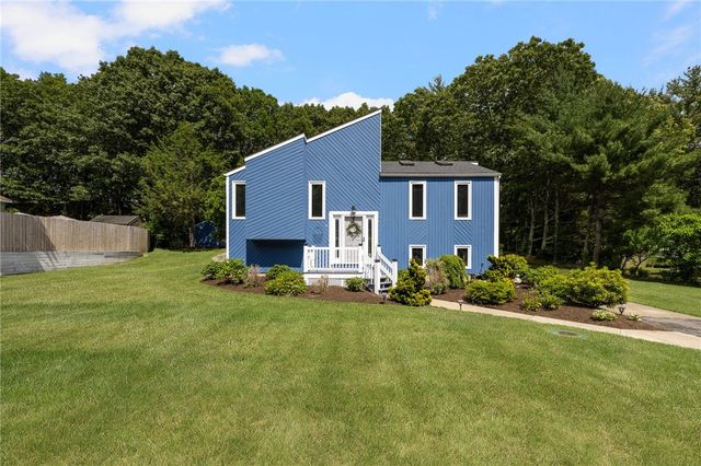 8 Birchwood Lane, Coventry, RI 02816