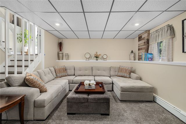 8 Birchwood Lane, Coventry, RI 02816